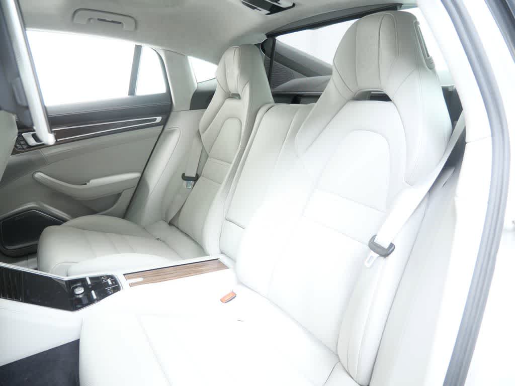 Thumbnail: 2017 Porsche Panamera - 14