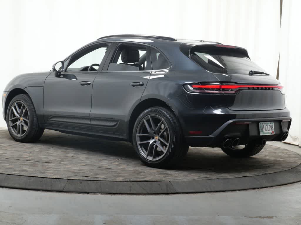 Thumbnail: 2024 Porsche Macan - 3