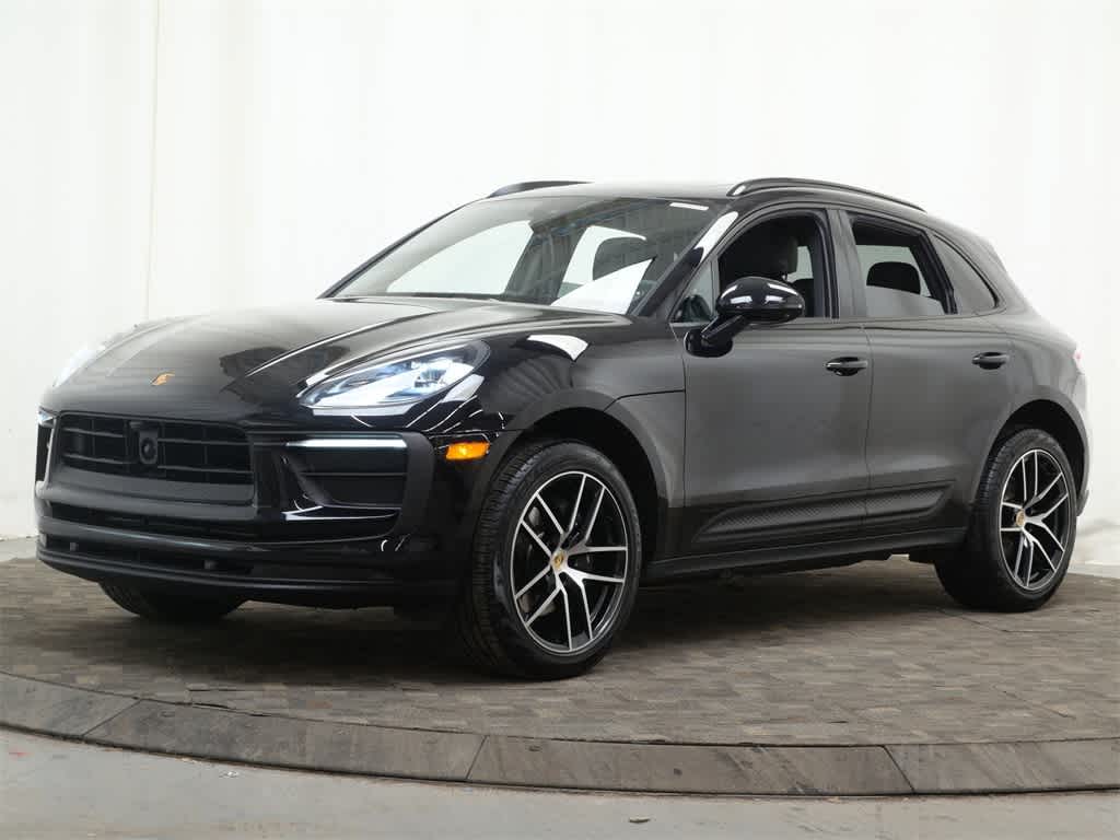 Thumbnail: 2025 Porsche Macan - 1