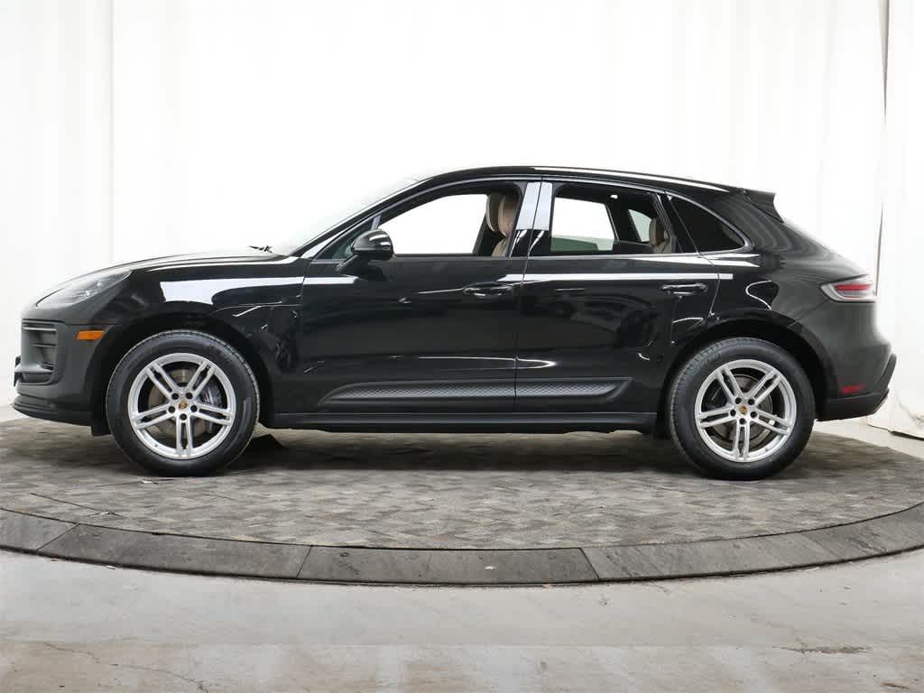 Thumbnail: 2023 Porsche Macan - 2