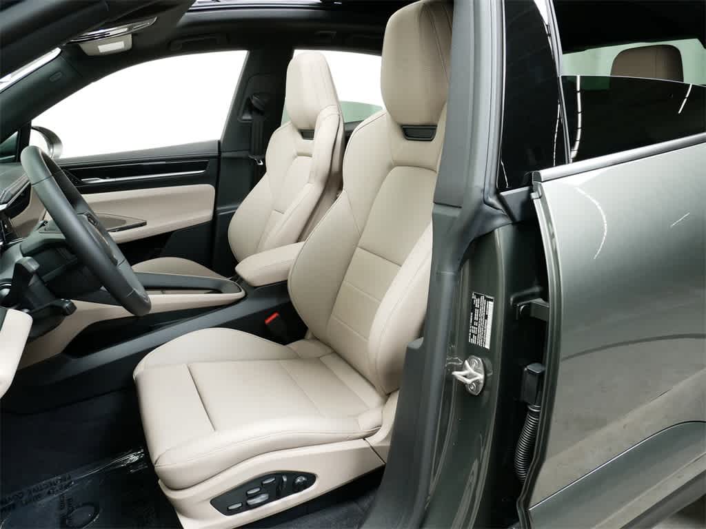 Thumbnail: 2024 Porsche Macan - 5
