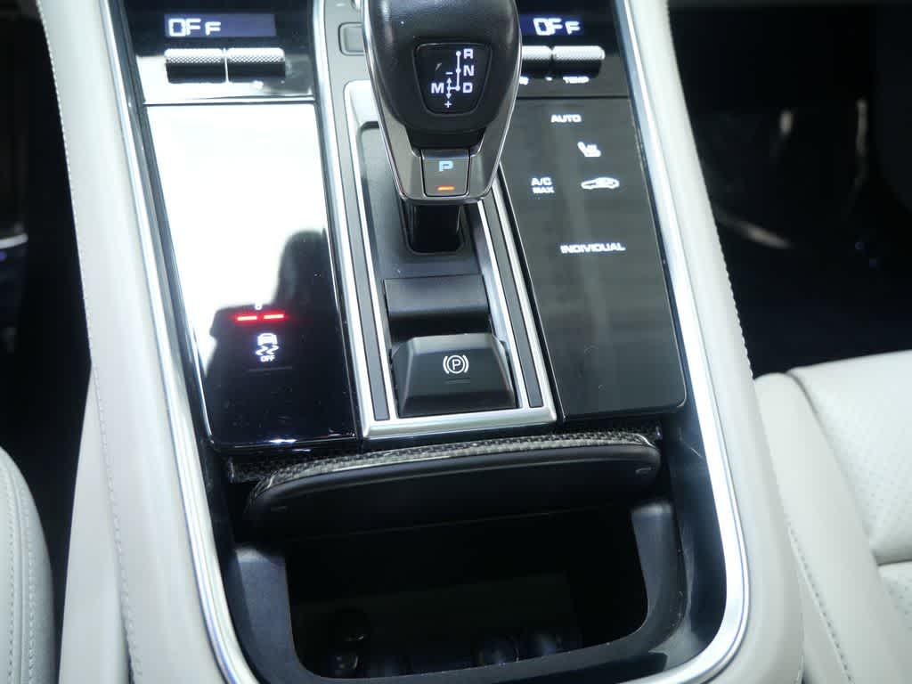 Thumbnail: 2017 Porsche Panamera - 25