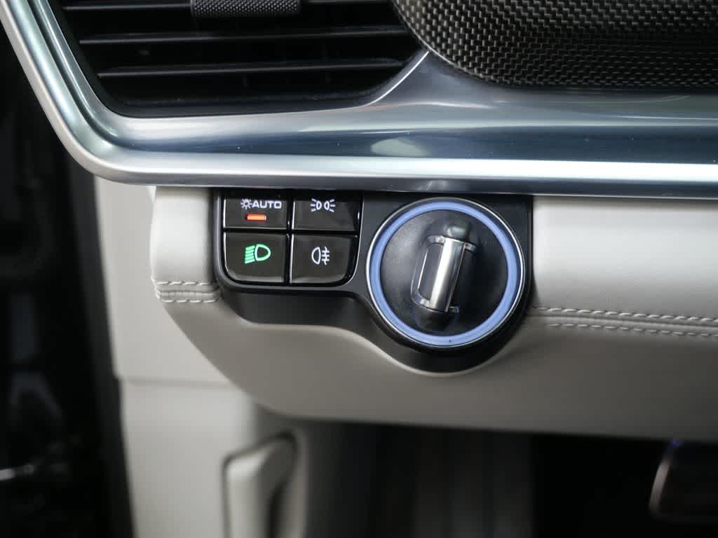 Thumbnail: 2017 Porsche Panamera - 17