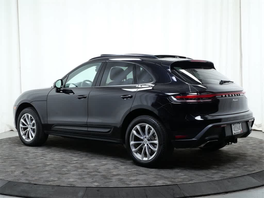 Thumbnail: 2025 Porsche Macan - 3