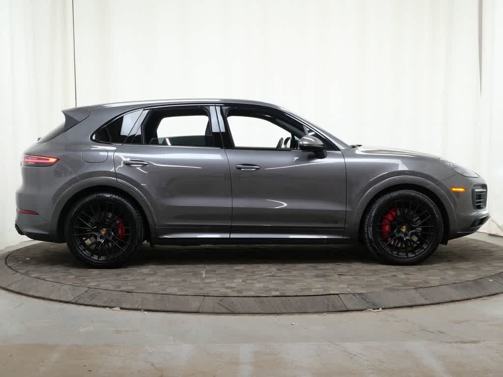 Thumbnail: 2023 Porsche Cayenne - 8