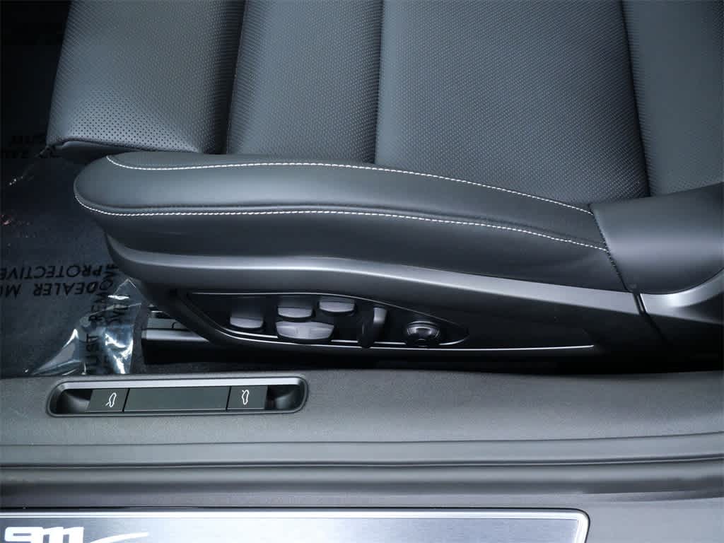 Thumbnail: 2025 Porsche 911 - 16