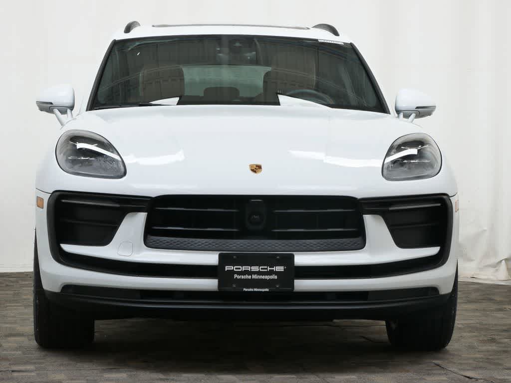 Thumbnail: 2025 Porsche Macan - 10