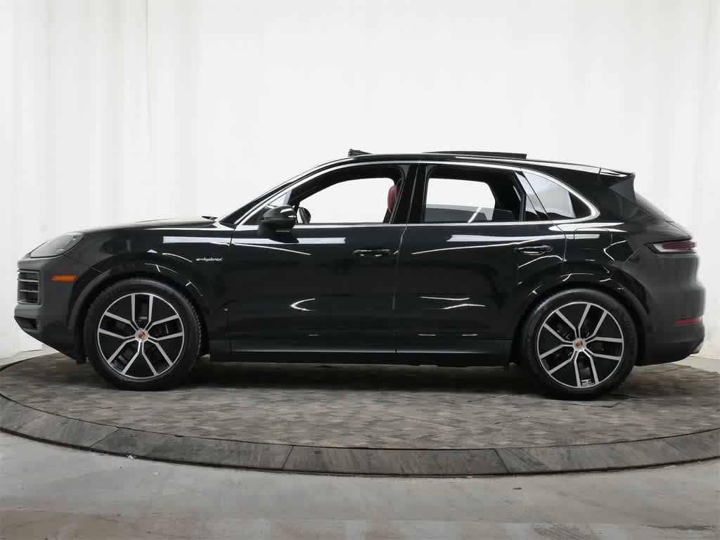 Thumbnail: 2025 Porsche Cayenne - 2