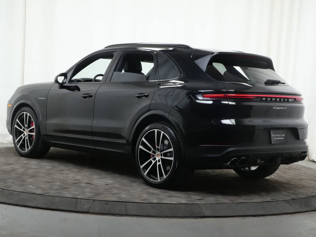 Thumbnail: 2026 Porsche Cayenne - 3