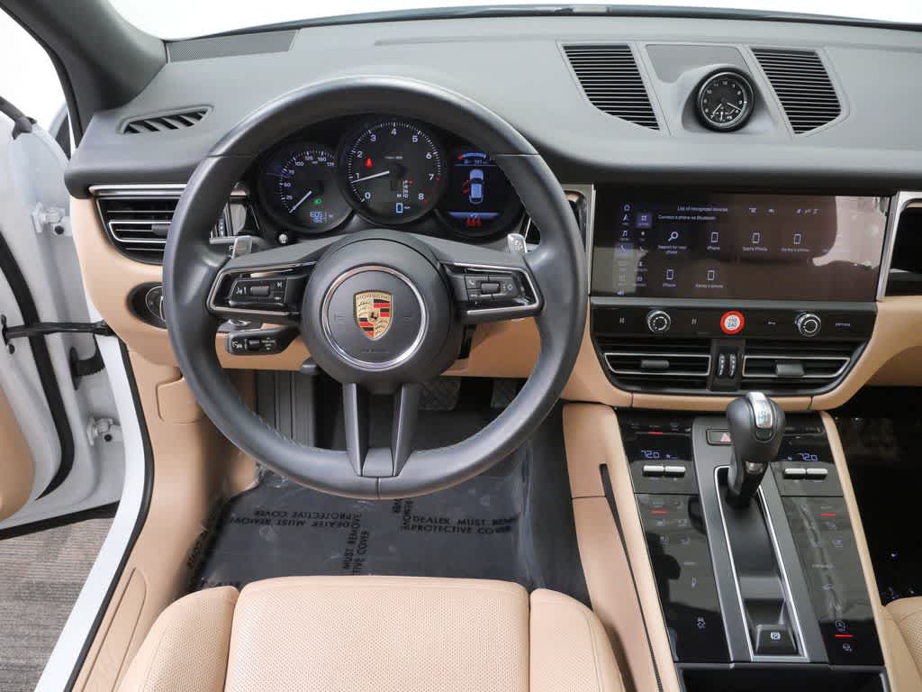 Thumbnail: 2023 Porsche Macan - 16