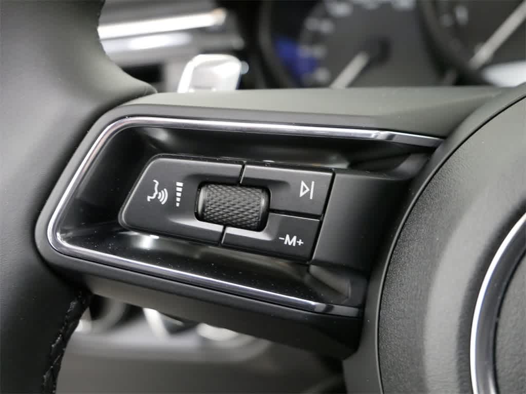 Thumbnail: 2025 Porsche Macan - 16