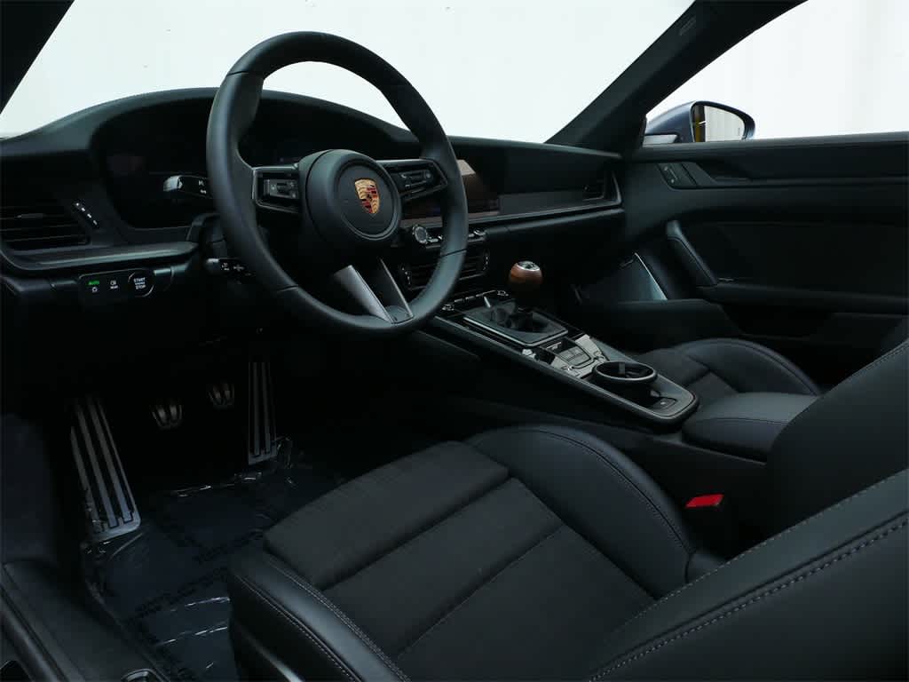 Thumbnail: 2025 Porsche 911 - 4