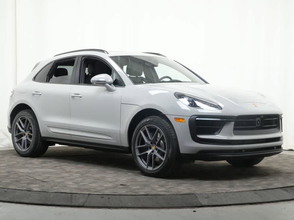 Thumbnail: 2026 Porsche Macan - 9