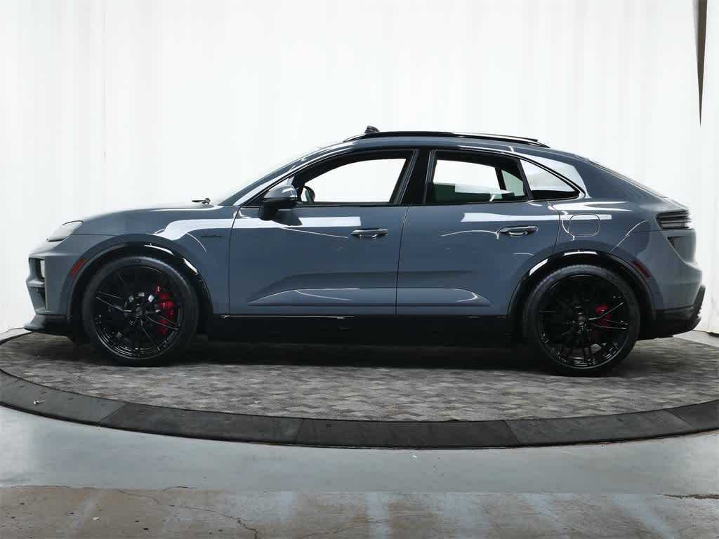 Thumbnail: 2025 Porsche Macan - 2