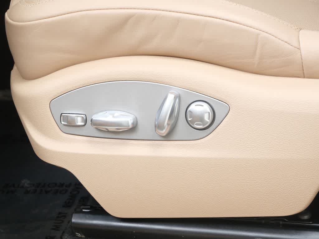 Thumbnail: 2026 Porsche Macan - 12