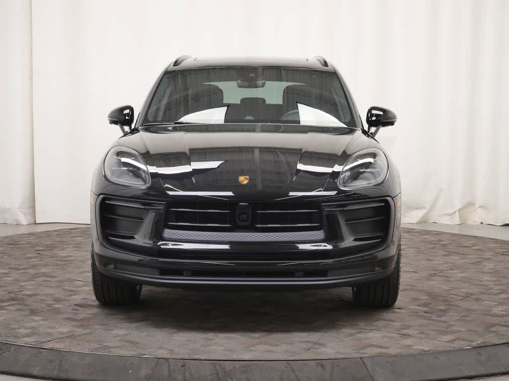 Thumbnail: 2026 Porsche Macan - 10
