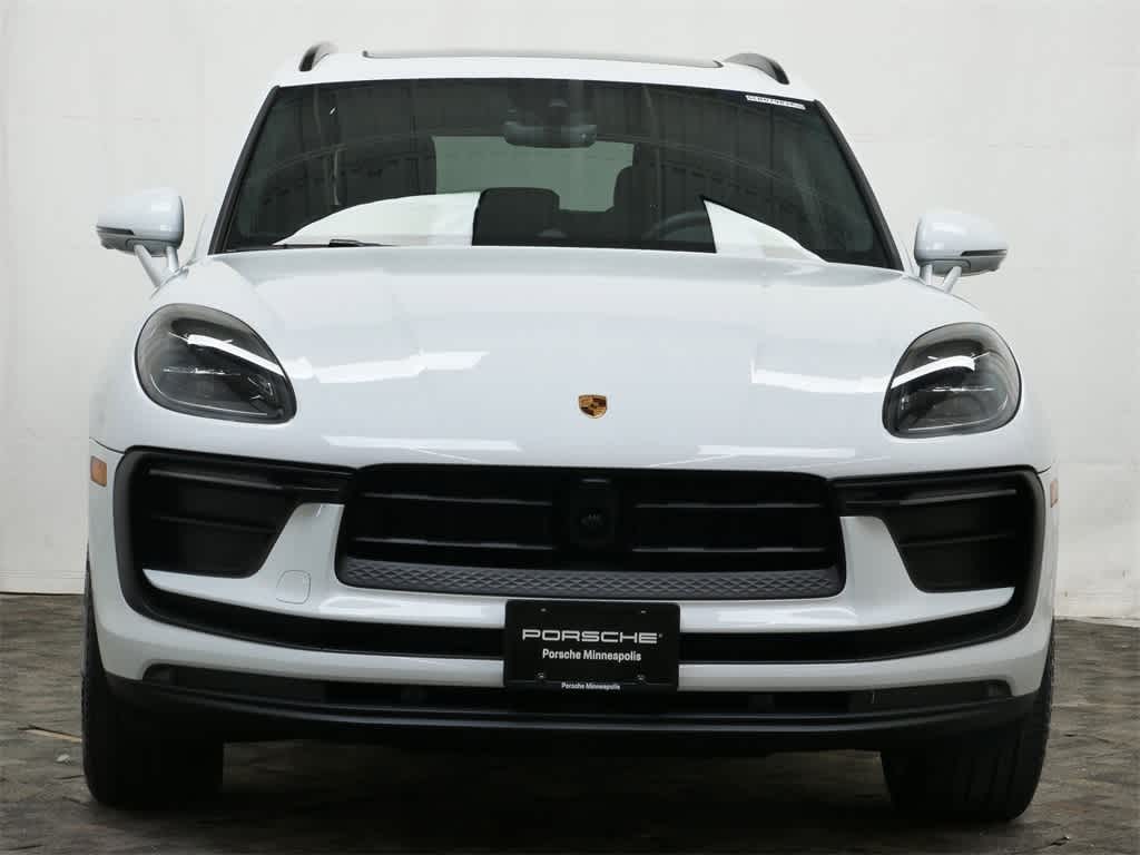 Thumbnail: 2025 Porsche Macan - 10