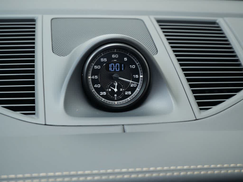 Thumbnail: 2026 Porsche Macan - 21