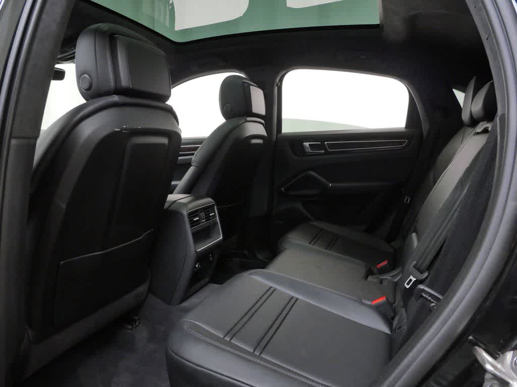 Thumbnail: 2023 Porsche Cayenne - 14