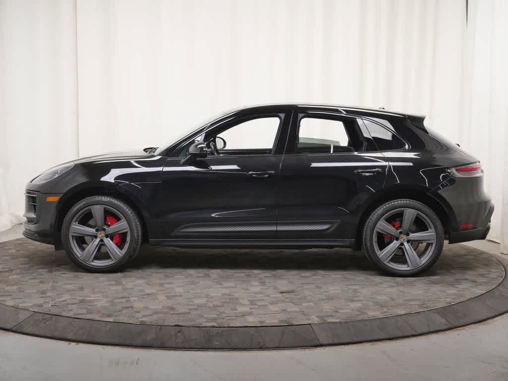 Thumbnail: 2023 Porsche Macan - 2