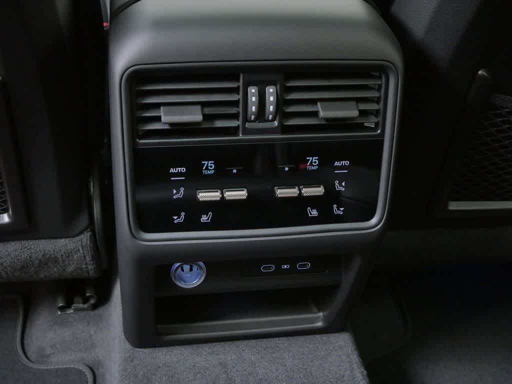 Thumbnail: 2026 Porsche Cayenne - 15