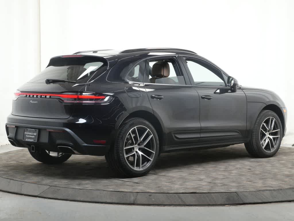 Thumbnail: 2025 Porsche Macan - 7
