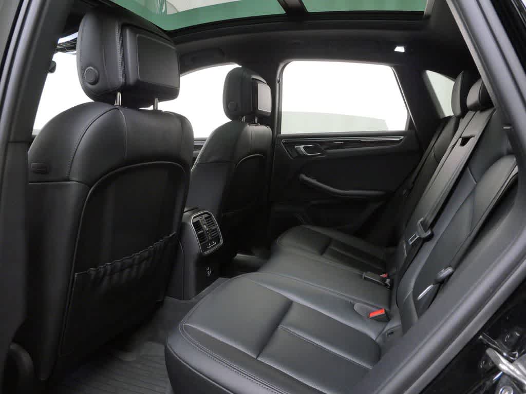 Thumbnail: 2023 Porsche Macan - 14