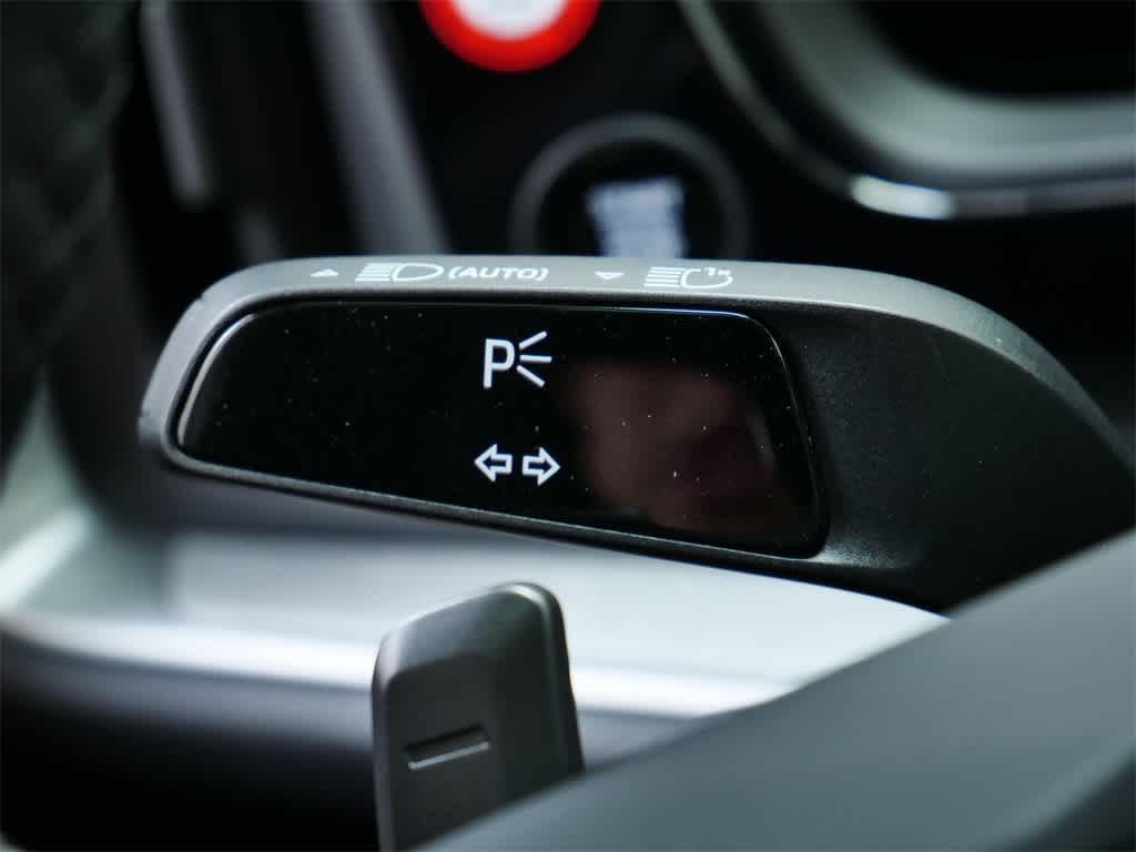 Thumbnail: 2026 Porsche Macan - 25