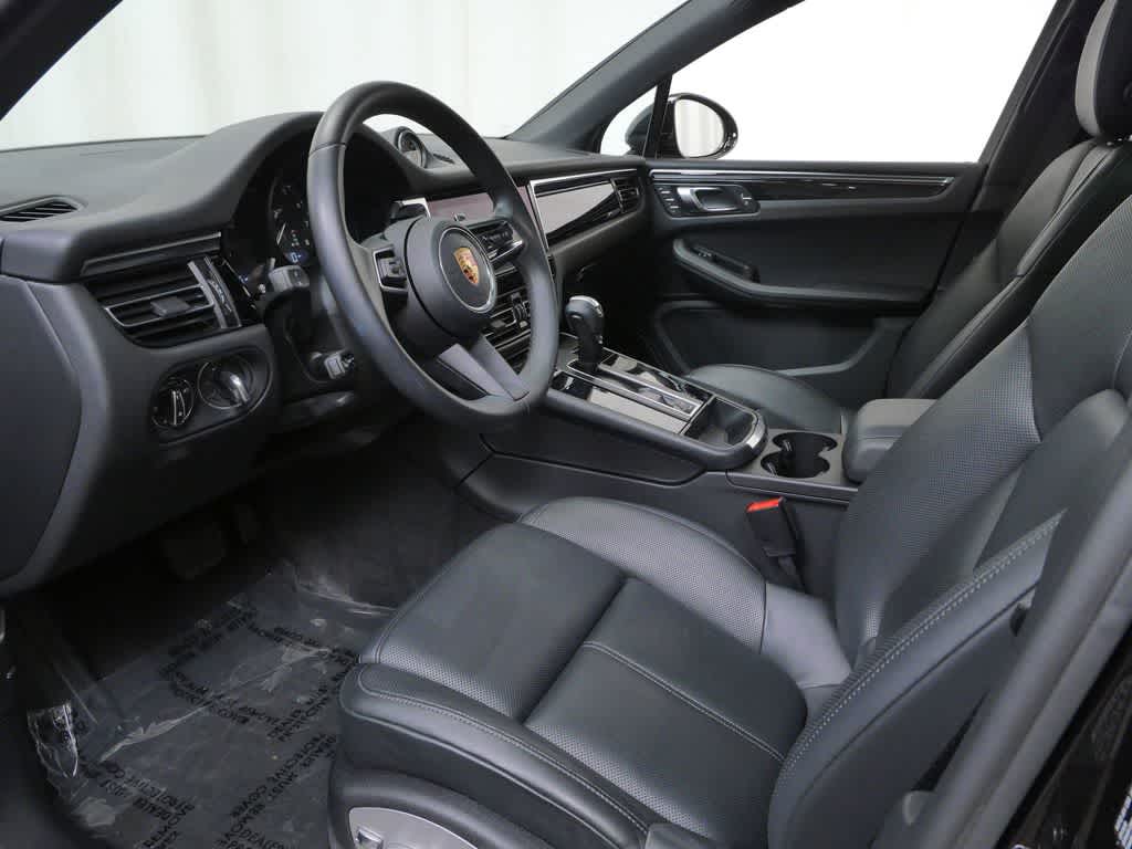 Thumbnail: 2023 Porsche Macan - 4