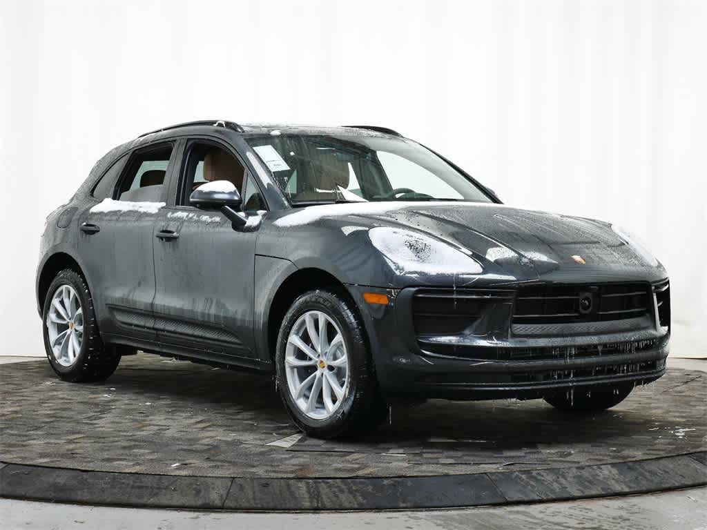 Thumbnail: 2026 Porsche Macan - 9