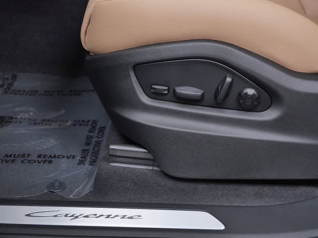 Thumbnail: 2026 Porsche Cayenne - 12