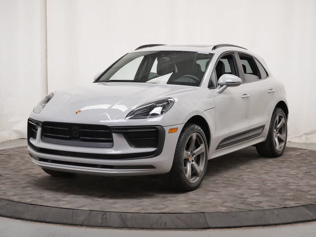 Thumbnail: 2023 Porsche Macan - 1