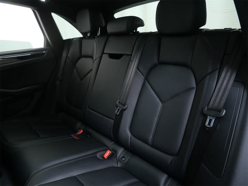 Thumbnail: 2025 Porsche Macan - 14