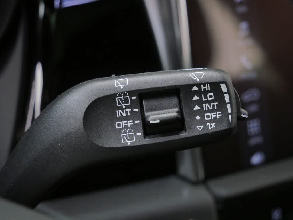 Thumbnail: 2026 Porsche Macan - 22