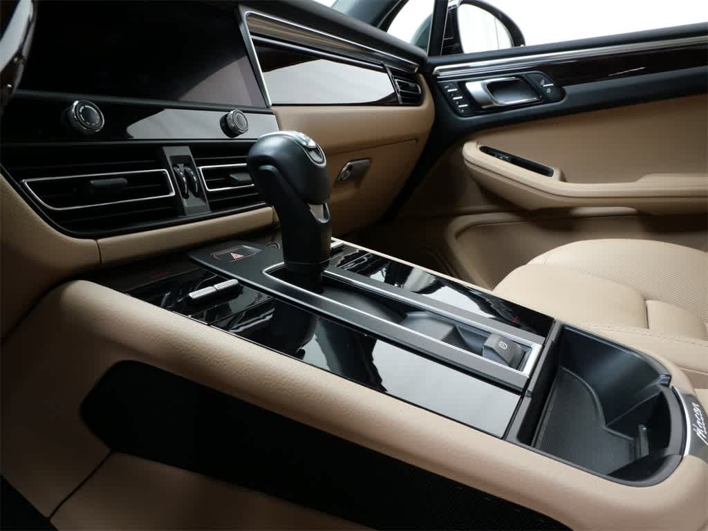 Thumbnail: 2024 Porsche Macan - 19