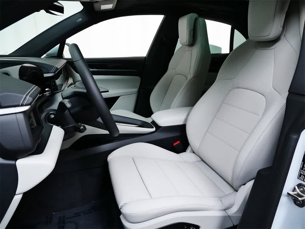 Thumbnail: 2025 Porsche Macan - 5