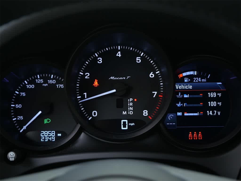 Thumbnail: 2025 Porsche Macan - 26