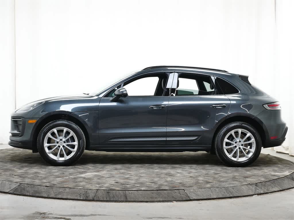 Thumbnail: 2026 Porsche Macan - 2