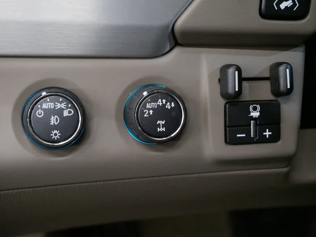 Thumbnail: 2017 GMC Yukon - 22