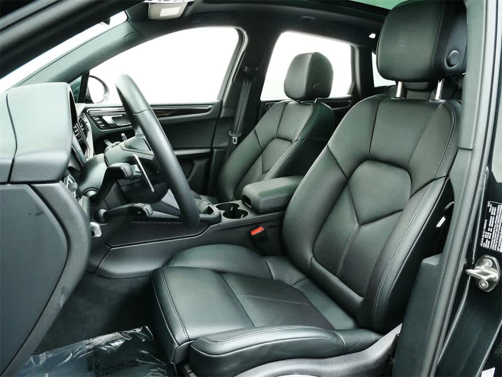 Thumbnail: 2025 Porsche Macan - 5