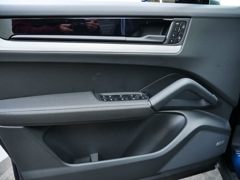 Thumbnail: 2026 Porsche Cayenne - 11