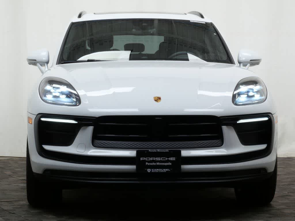 Thumbnail: 2025 Porsche Macan - 10