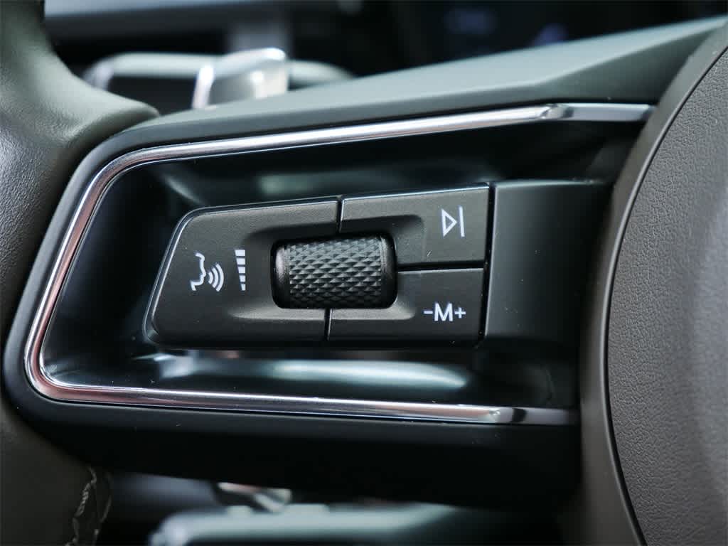 Thumbnail: 2024 Porsche Macan - 18