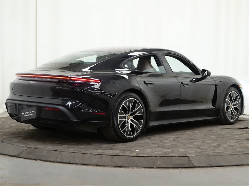 Thumbnail: 2022 Porsche Taycan - 7