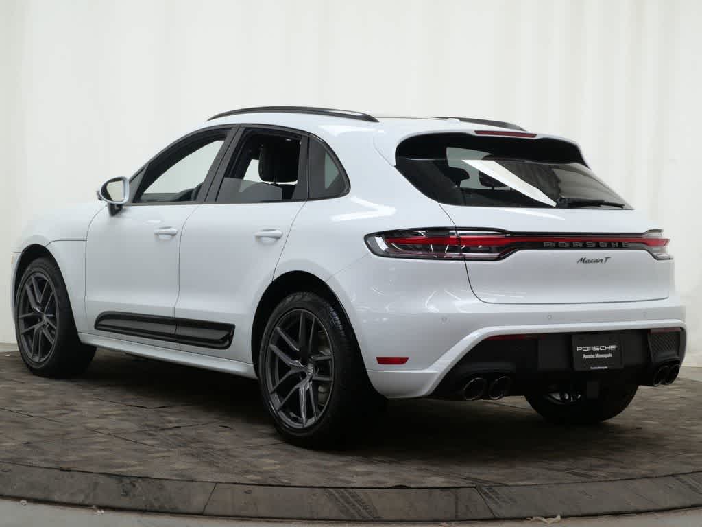 Thumbnail: 2026 Porsche Macan - 3
