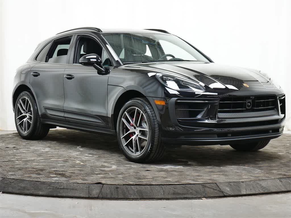 Thumbnail: 2026 Porsche Macan - 9