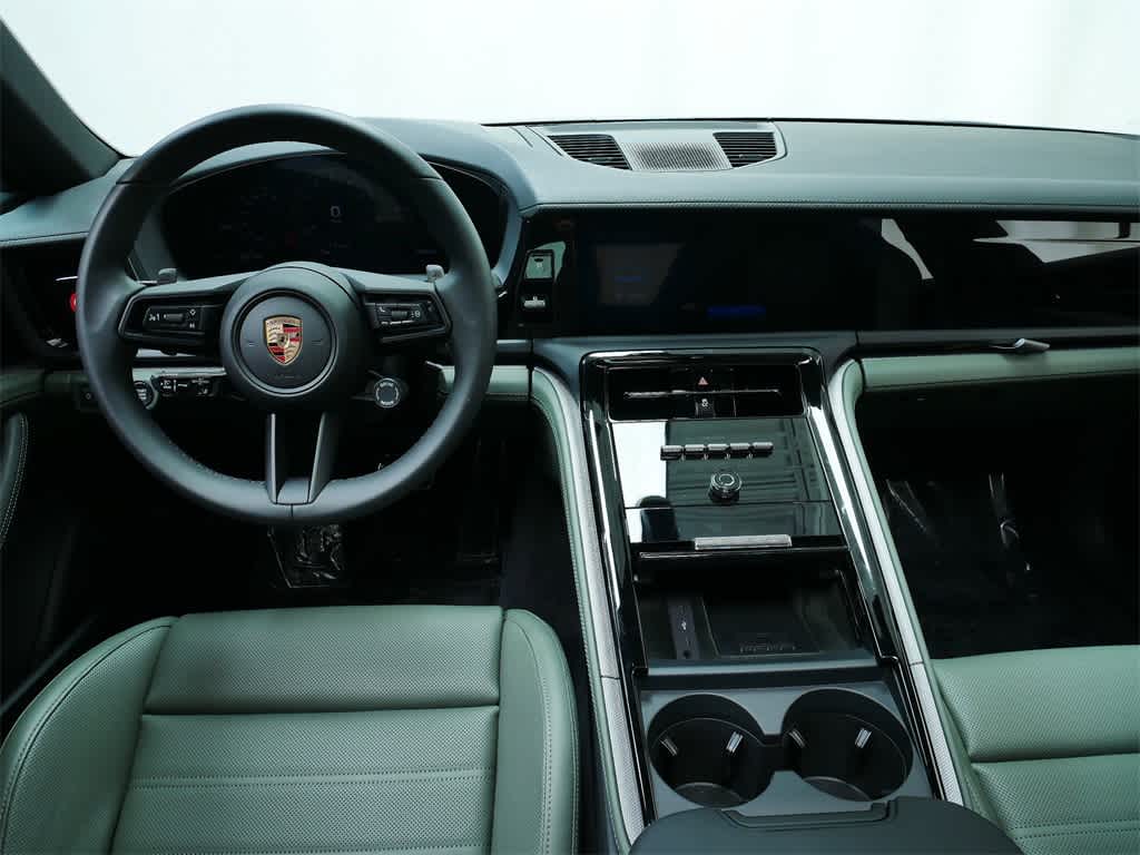 Thumbnail: 2025 Porsche Panamera - 17