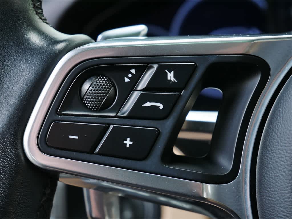 Thumbnail: 2023 Porsche Cayenne - 21