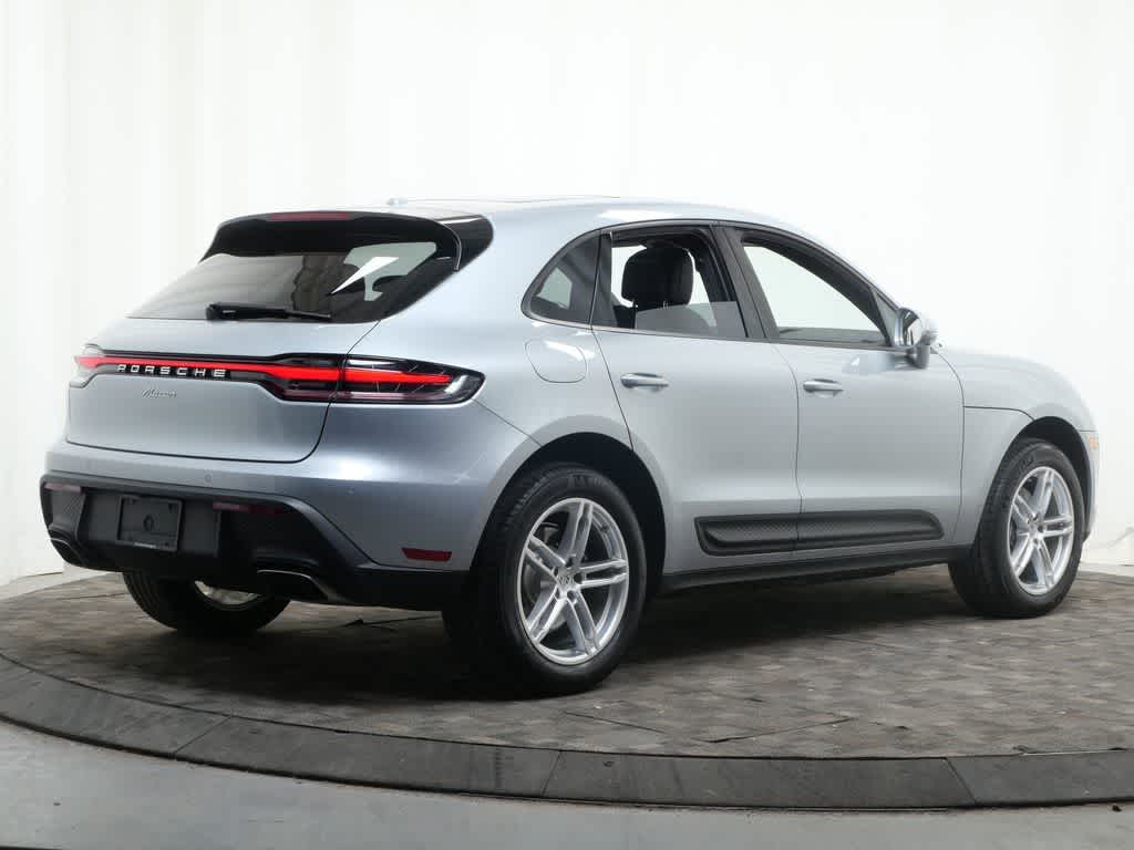 Thumbnail: 2025 Porsche Macan - 7