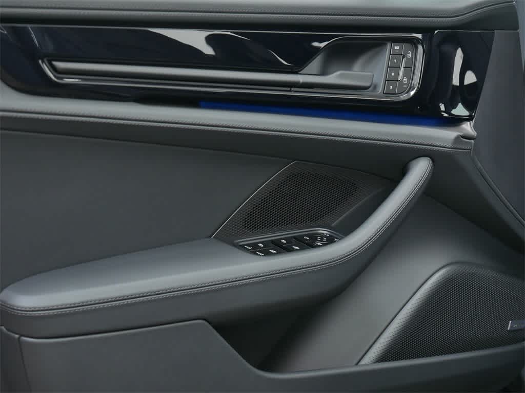 Thumbnail: 2026 Porsche Panamera - 11